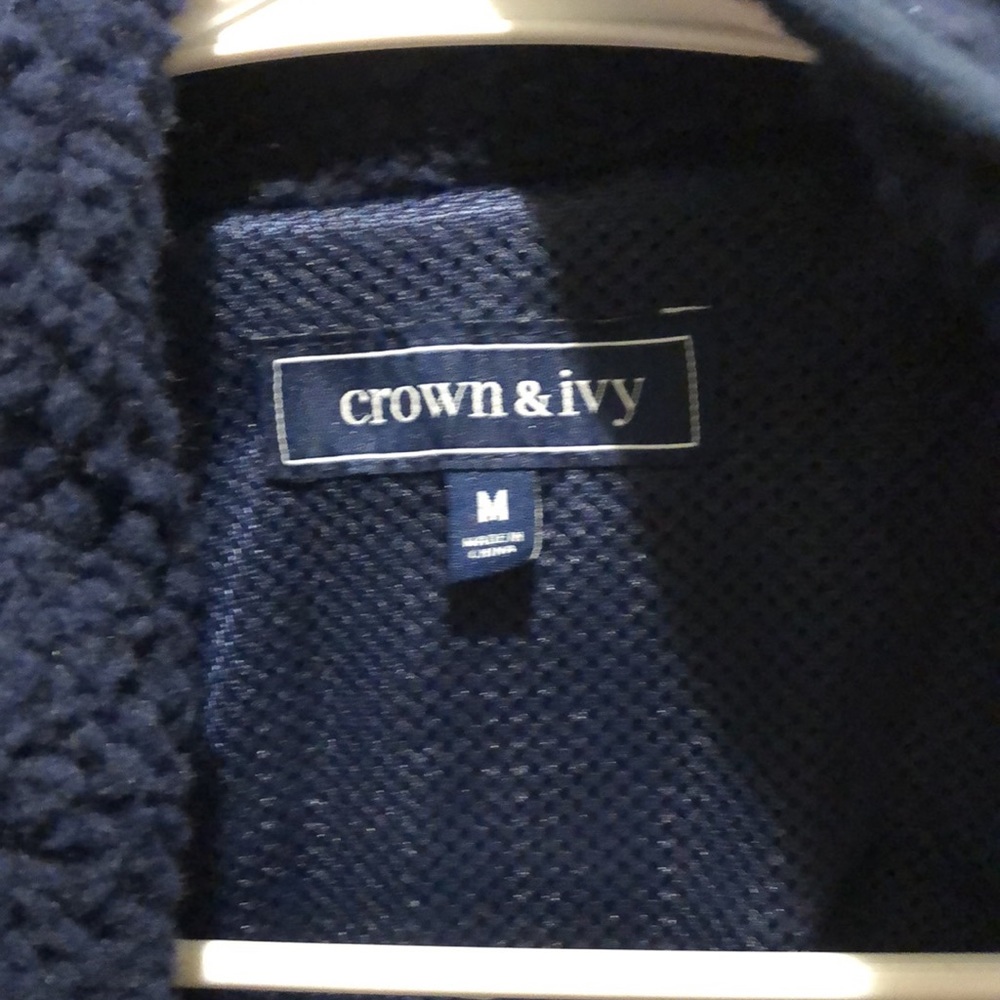 Men’s Crown and Ivy Vest new size med - Picture 2 of 3